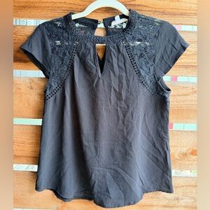 a'gaci Black Lace Accent Blouse